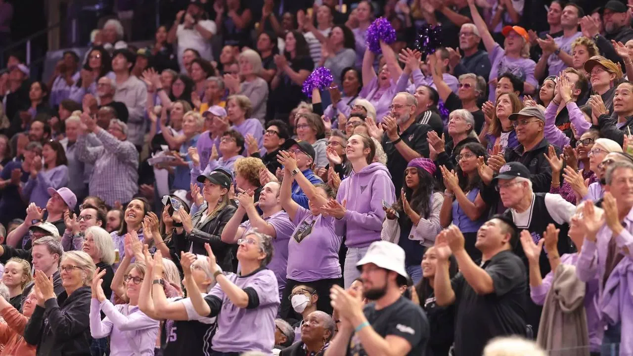 Golden State Valkyries menjadi pemimpin liga dalam hal kehadiran di WNBA setelah berhasil menjual habis seluruh pertandingan kandang mereka di Chase Center. (Foto: AP)