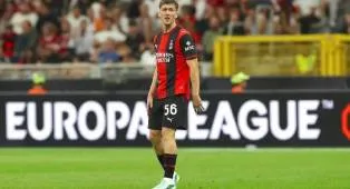 Alexis Saelemaekers Cedera Panjang, Amorim Pusing Atur Skuad Milan