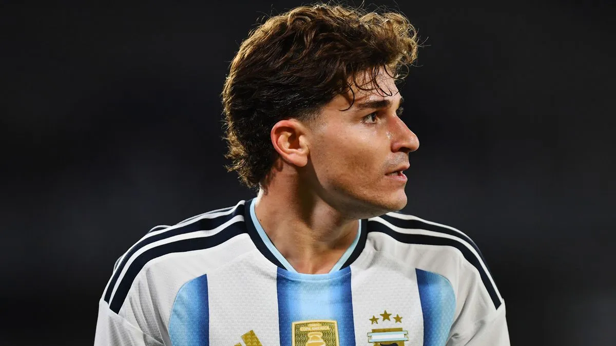 Arsenal Dapat Pembaruan Transfer Besar Julian Alvarez - sumber: (footballlondon)