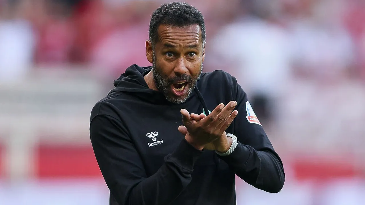Daniel Thioune Minta Bremen Disiplin Dalam Bertahan Saat Hadapi Dortmund