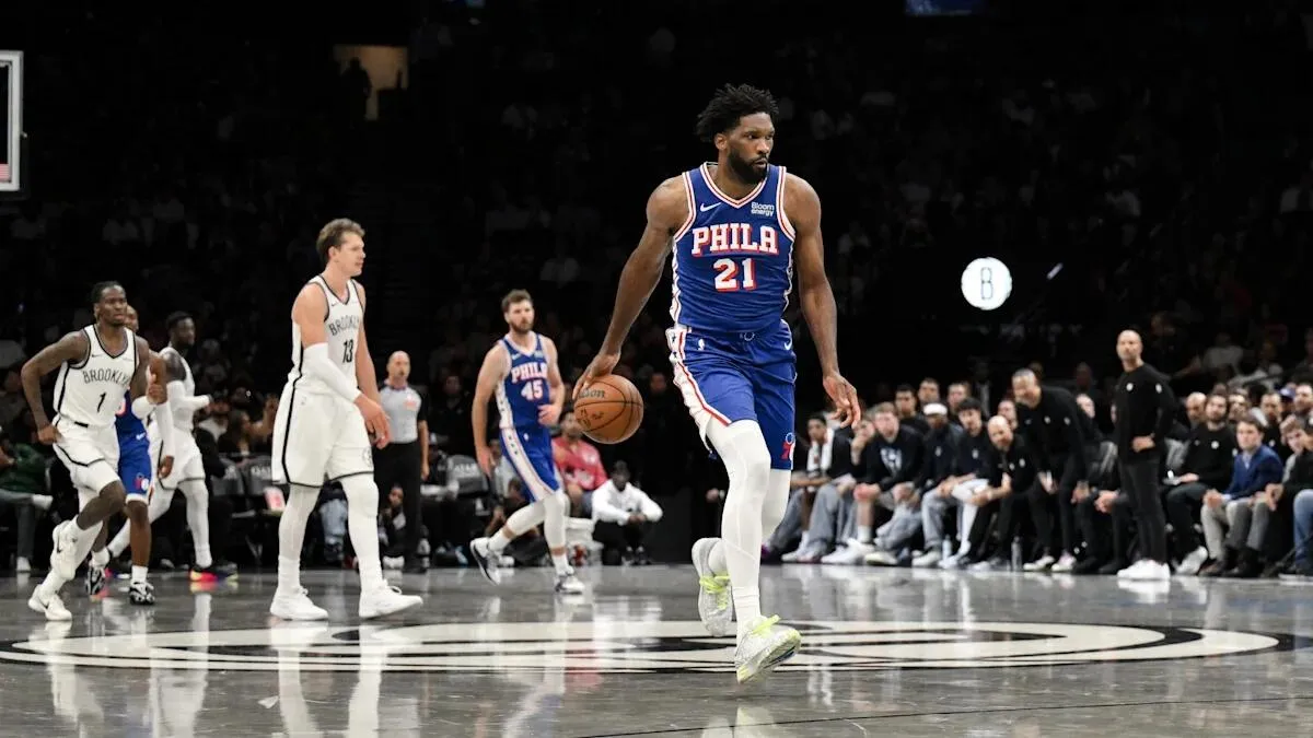 Embiid Sanggah Isu Dimarahi LeBron James di Sixers - sumber: (mainbasket)