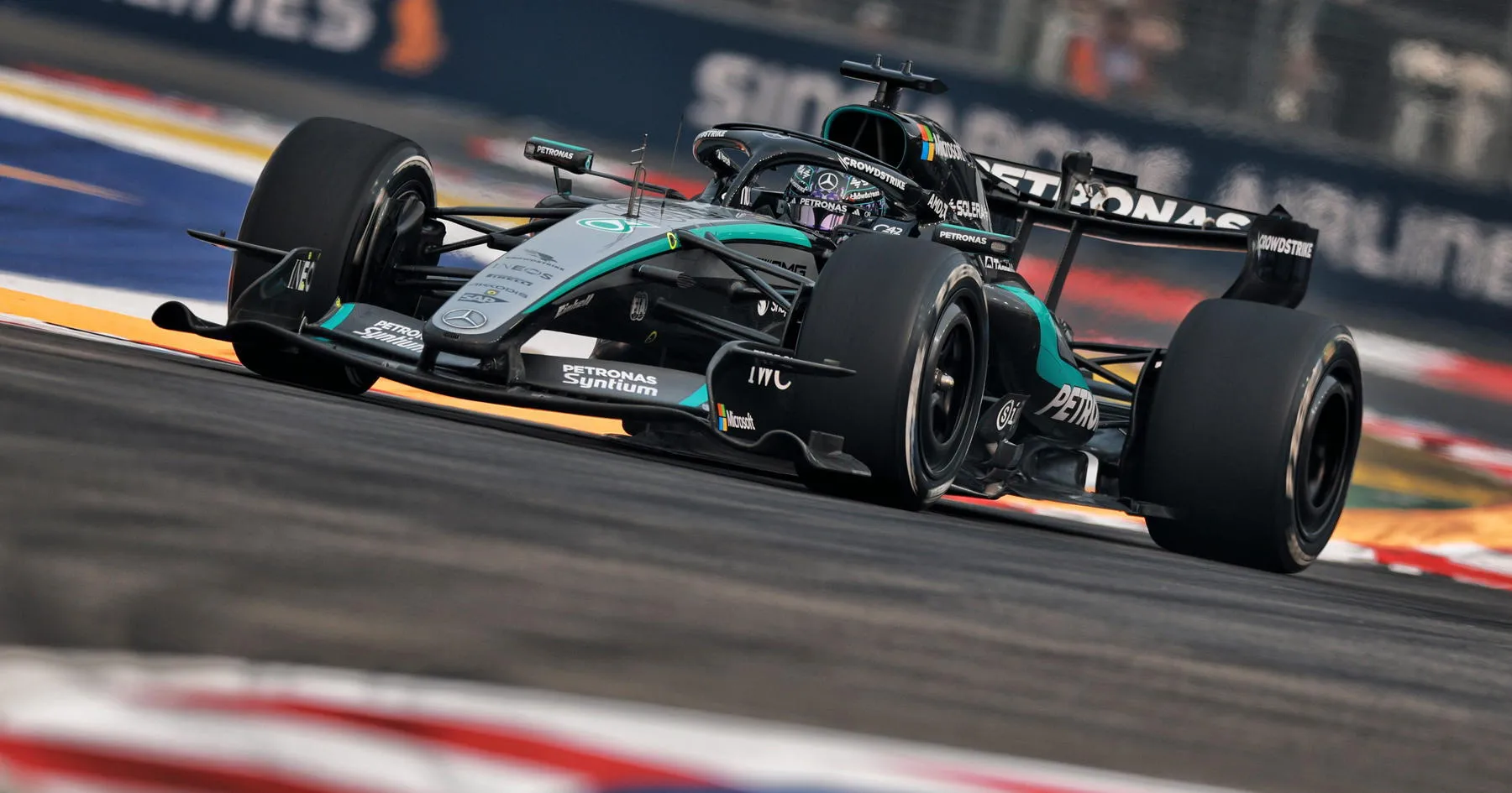 George Russell Tercepat di Latihan F1 GP Singapura 2026 - sumber: (racingnews365)