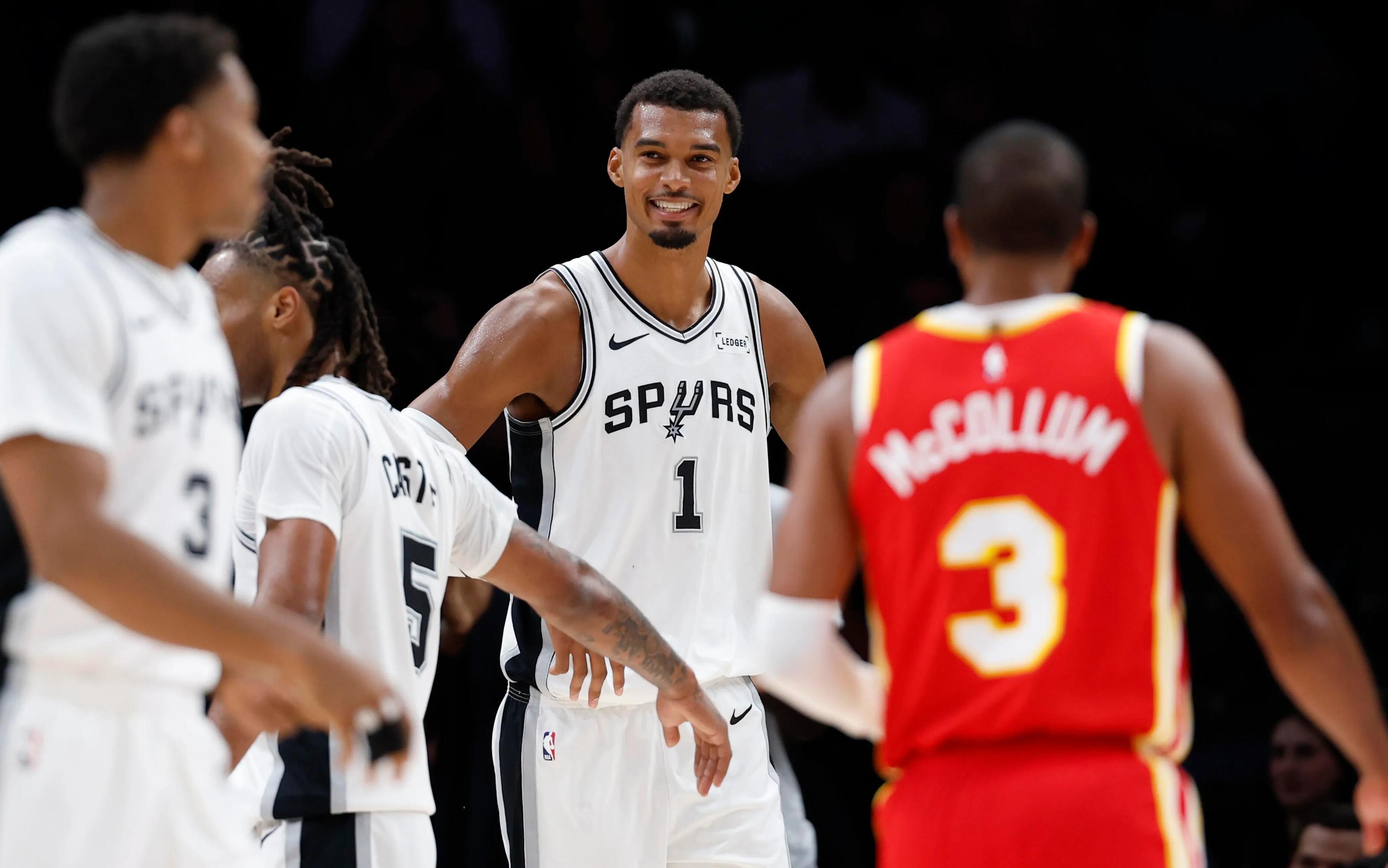 Spurs Awali Laga dengan Baik, Takluk dari Hawks