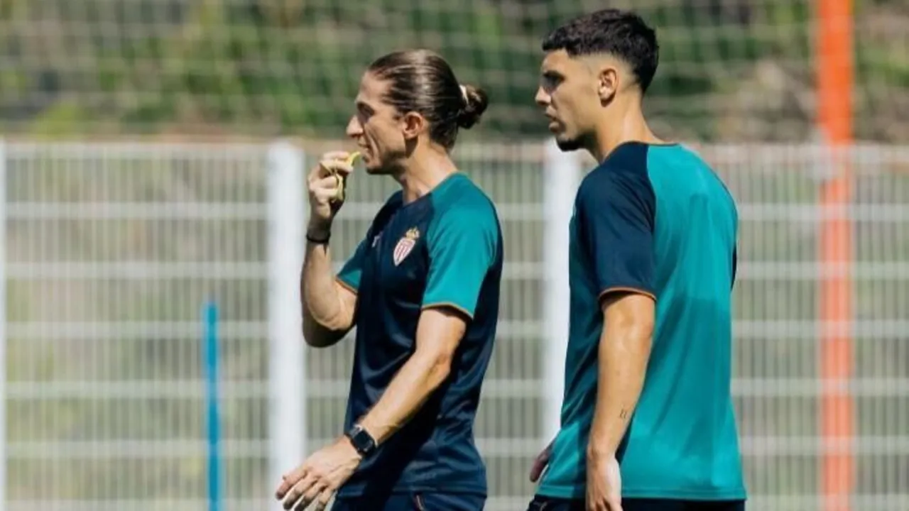 Matthis Abline dan Filipe Luis