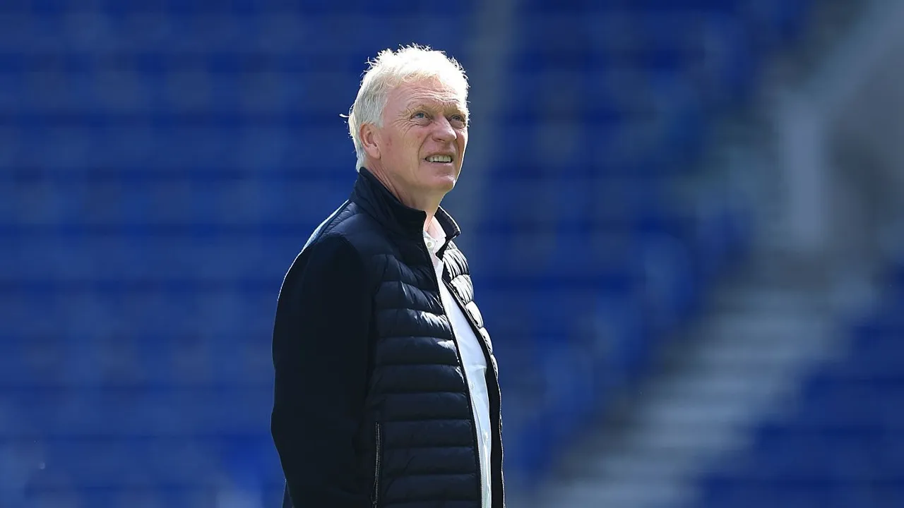 David Moyes menegaskan enggan melepas pemain bintang dan berambisi membawa Everton bersaing di kompetisi Eropa