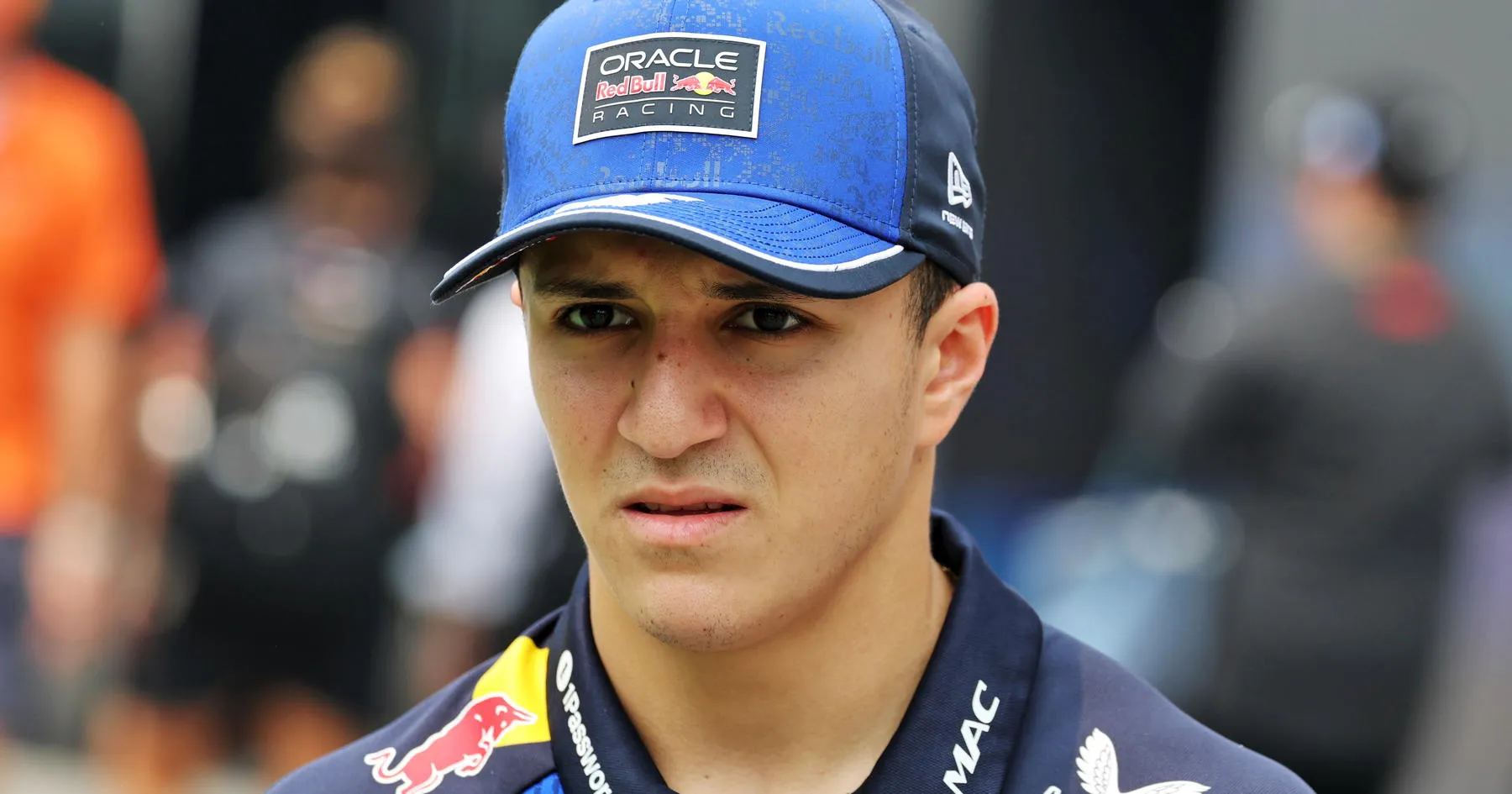 Isack Hadjar Usulkan Larangan Rompi Pendingin di F1 - sumber: (racingnews365)