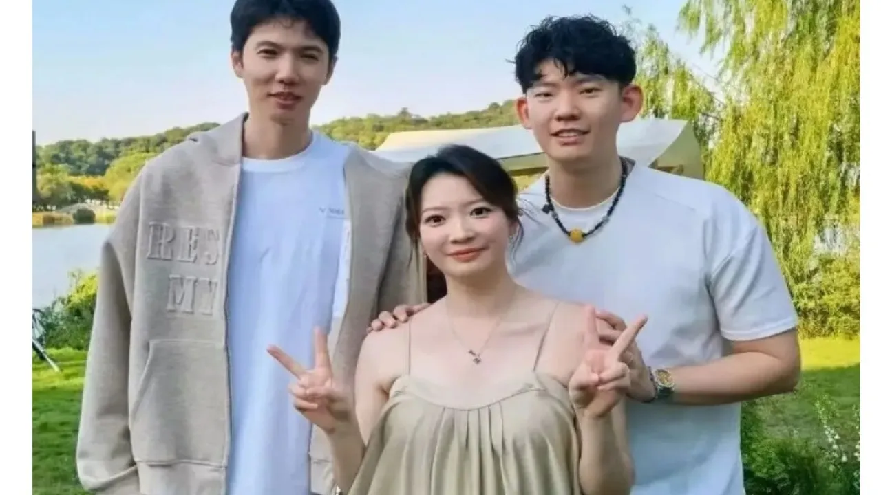 Liu Yuchen Posting Huang Yaqiong Yang Tengah Mengandung