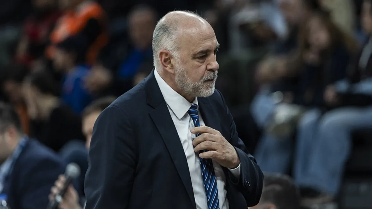 Pablo Laso Ungkap Anadolu Efes Harus Terbiasa Bermain Tanpa Mike James