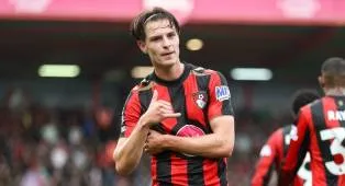 Pellegatti: Scout AC Milan Pantau Alex Scott, Sebagai Pewaris Luka Modric