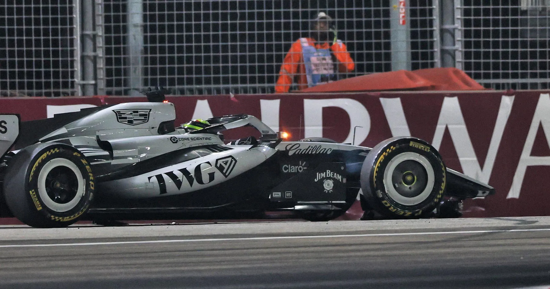 Perez Salahkan Mobil untuk Kecelakaan Kualifikasi Sprint - sumber: (racingnews365)