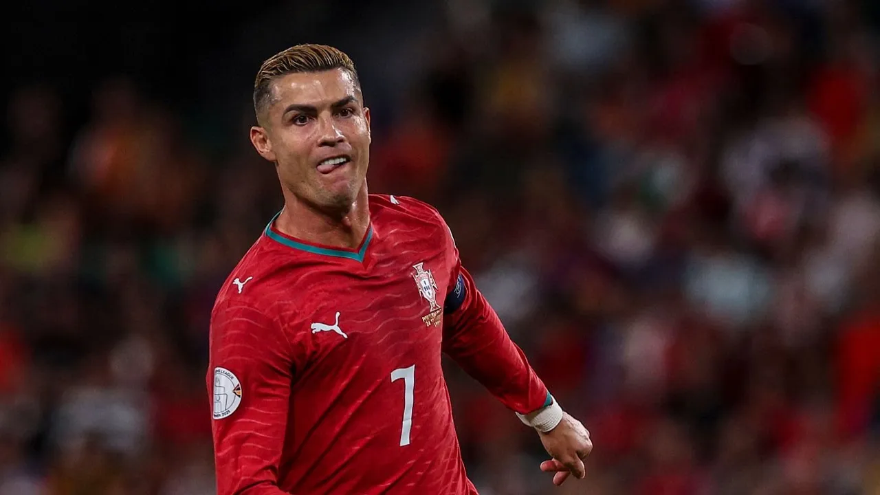 Cristiano Ronaldo terancam sanksi larangan bertanding hingga enam bulan usai berselisih dengan pelatih Portugal, Jorge Jesus