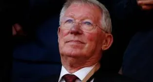 Sir Alex Ferguson Kritik Keras Fans Arsenal yang Cederai Citra Klub