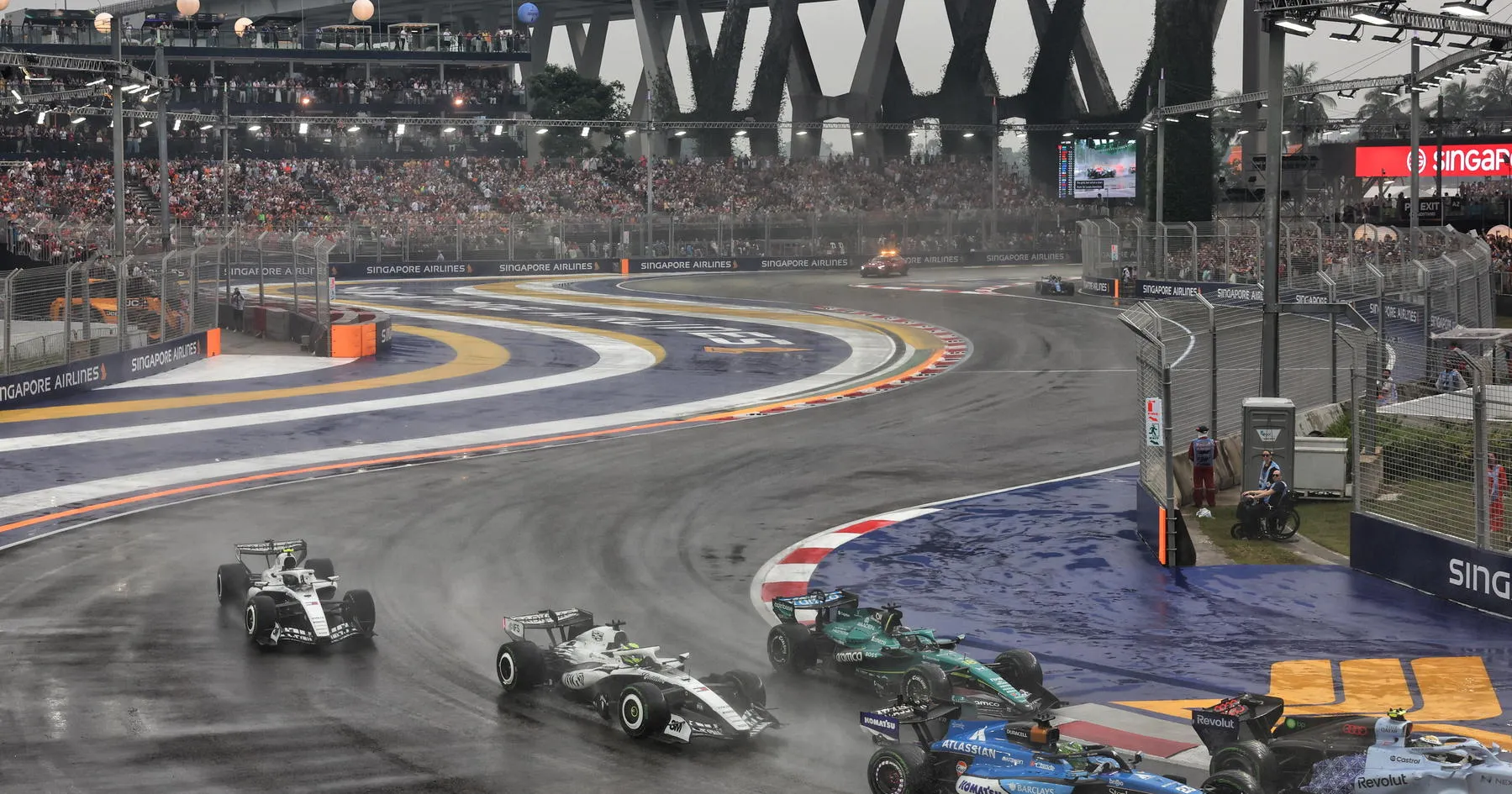 Tiga Pembalap F1 Bebas Sanksi Usai Insiden Beruntun - sumber: (racingnews365)