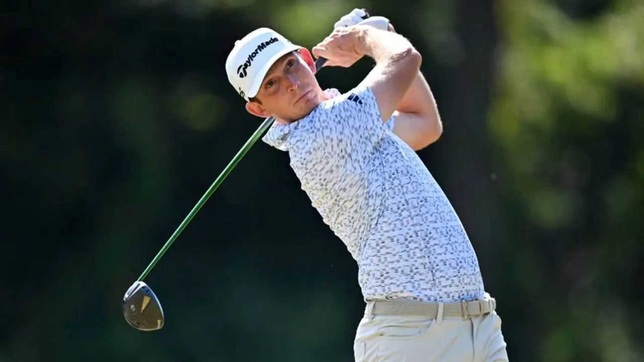 Adam Scott kini menempati posisi keempat bersama empat pegolf lainnya dengan total 12 under par, terpaut satu pukulan dari tiga pemimpin klasemen. (Foto: Golf Digest)