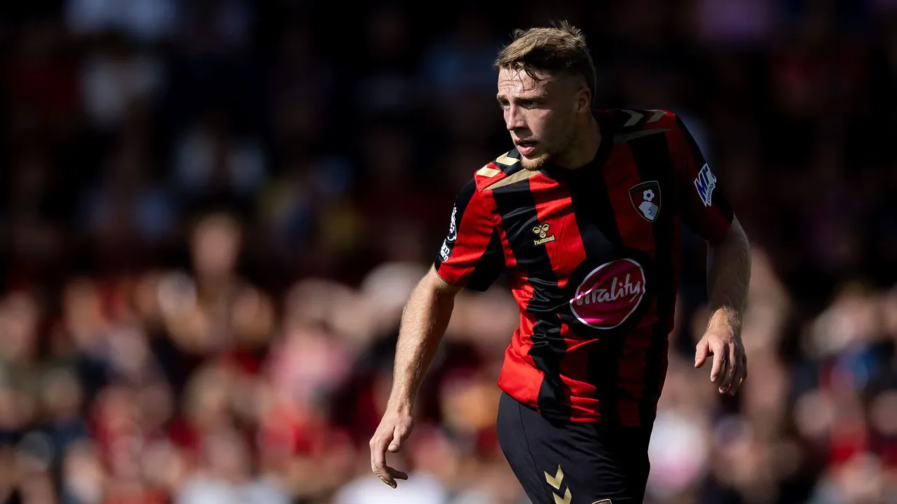 Adrien Truffert Minta Bournemouth Bangkit Usai Dibantai Chelsea