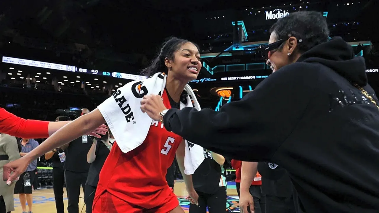 Angel Reese Ungkap Kedekatannya dengan Pelatih Atlanta Dream
