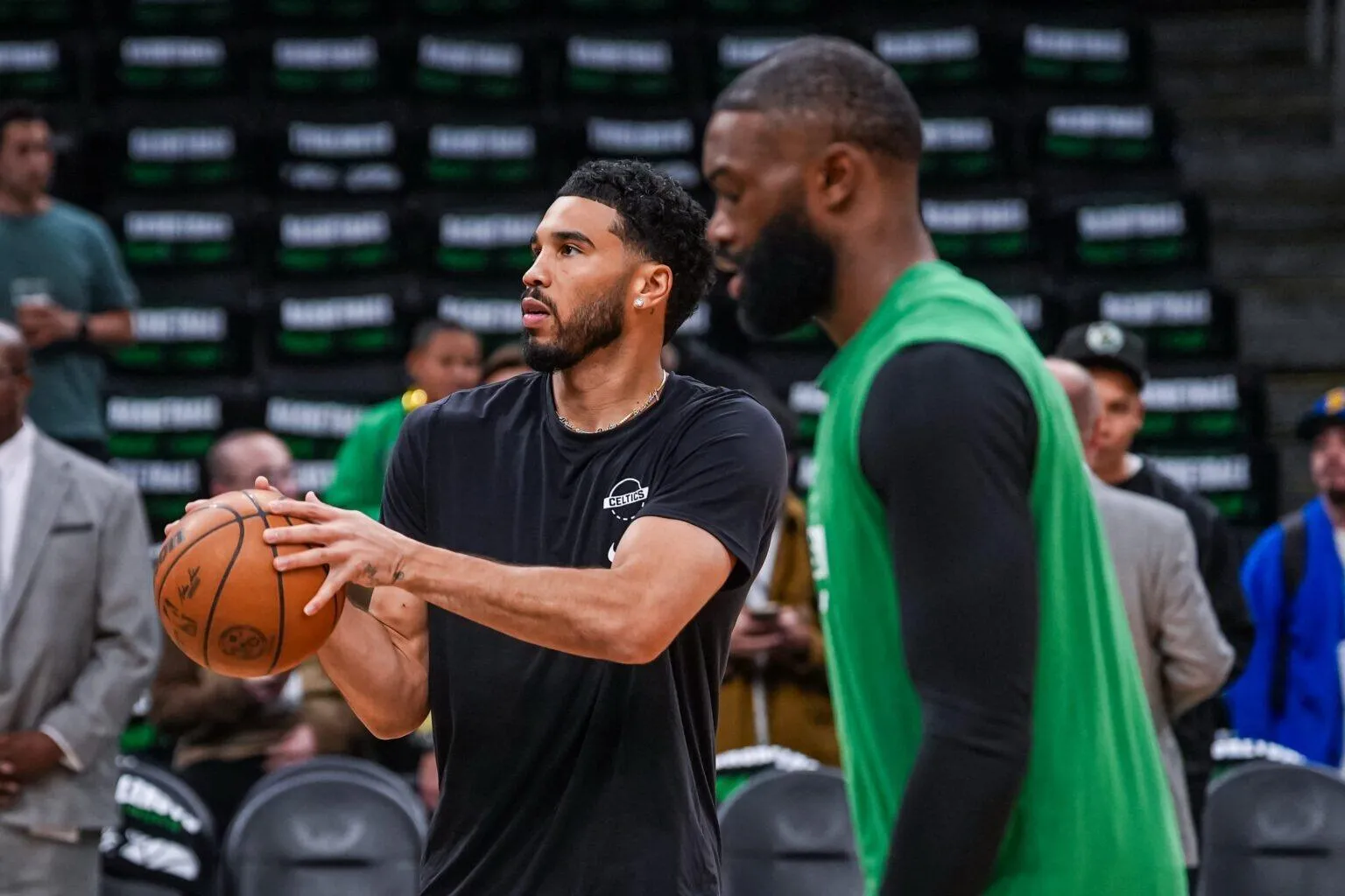 Brown dan Tatum: Momen Canggung di TD Garden - sumber: (mainbasket)