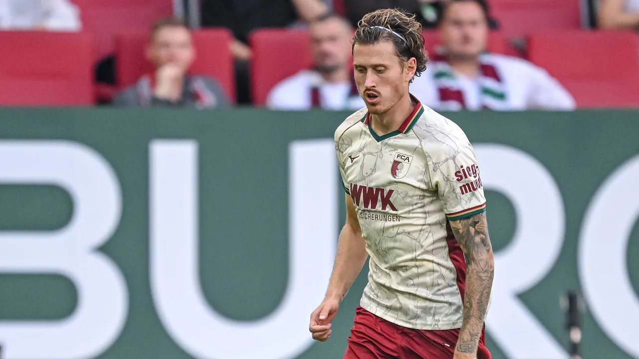 Calvin Brackelmann Nikmati Duel Intens Augsburg Kontra Bayern