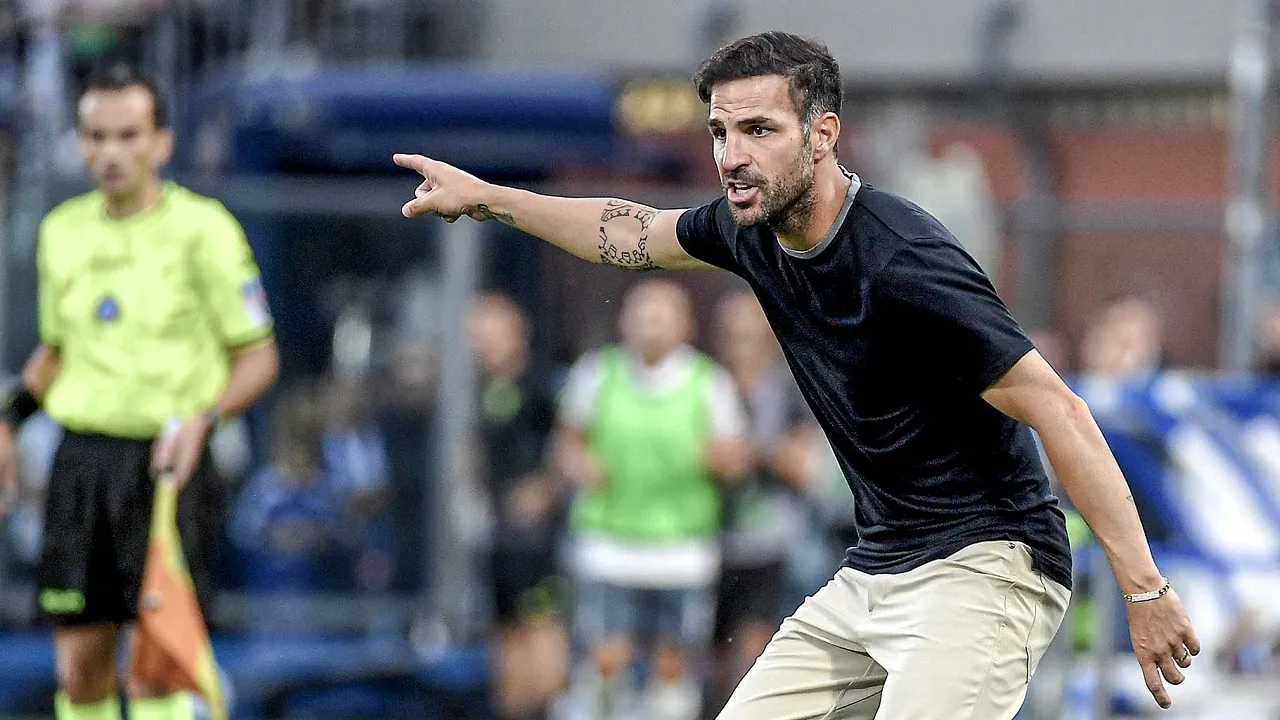 Cesc Fabregas: Hormat Besar untuk Gasperini, Svilar Terbaik di Serie A