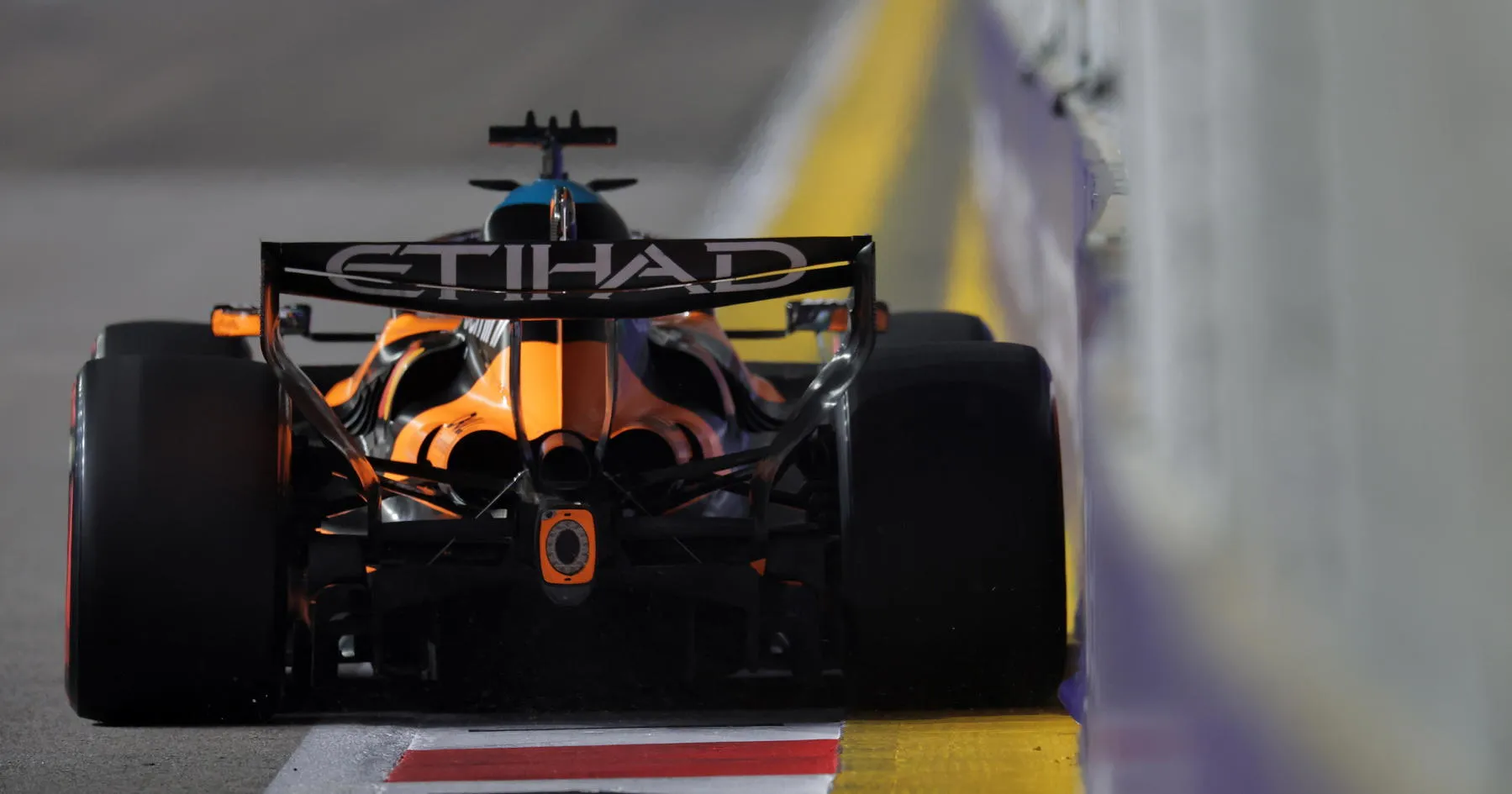 Cuaca Tenang Menanti di F1 Grand Prix Singapura 2026 - sumber: (racingnews365)
