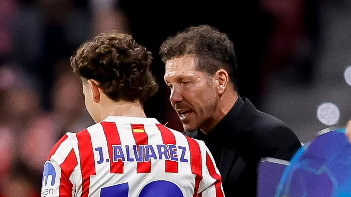 Diego Simeone Komentari Sikap Julian Alvarez Usai Gagal ke Arsenal - sumber: (footballlondon)