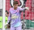 Finn Dahmen Bangga Augsburg Beri Perlawanan Sengit kepada Bayern