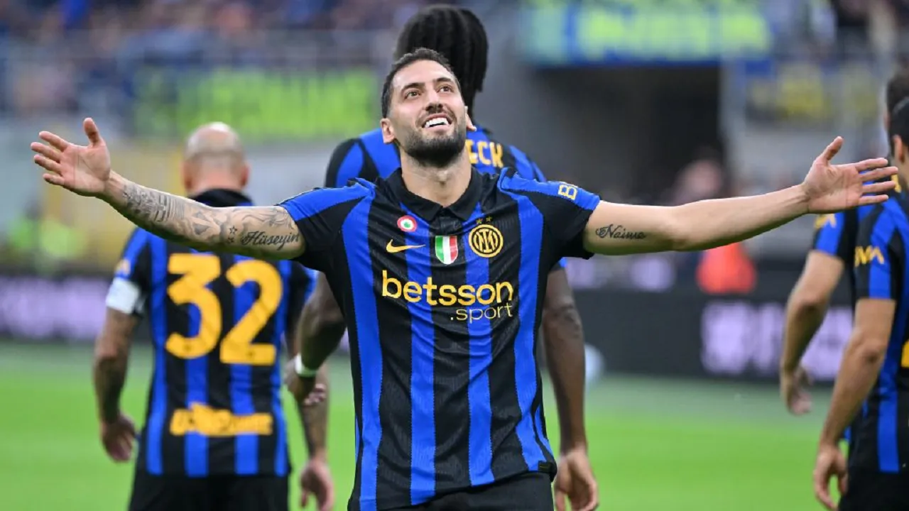 Inter Milan Hajar Parma, Hakan Calhanoglu Rusak Debut Gilardino