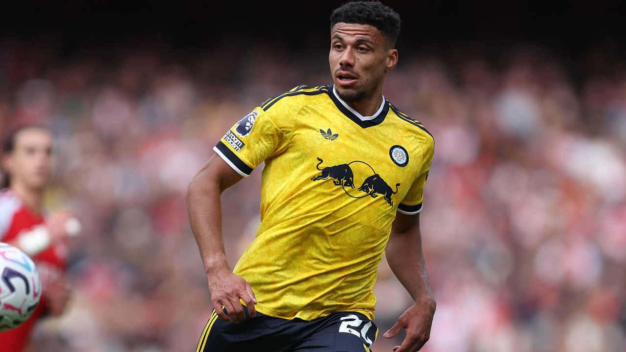 James Justin Kecewa Leeds Kalah, tetapi Bangga dengan Performa Tim