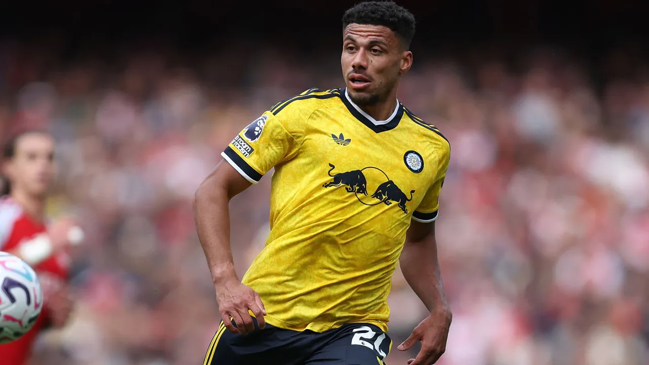 James Justin Kecewa Leeds Kalah, tetapi Bangga dengan Performa Tim