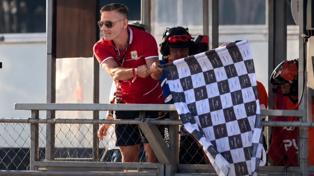 John Herdman Ditunjuk Jadi Pengibar Bendera Finis MotoGP Indonesia 2026