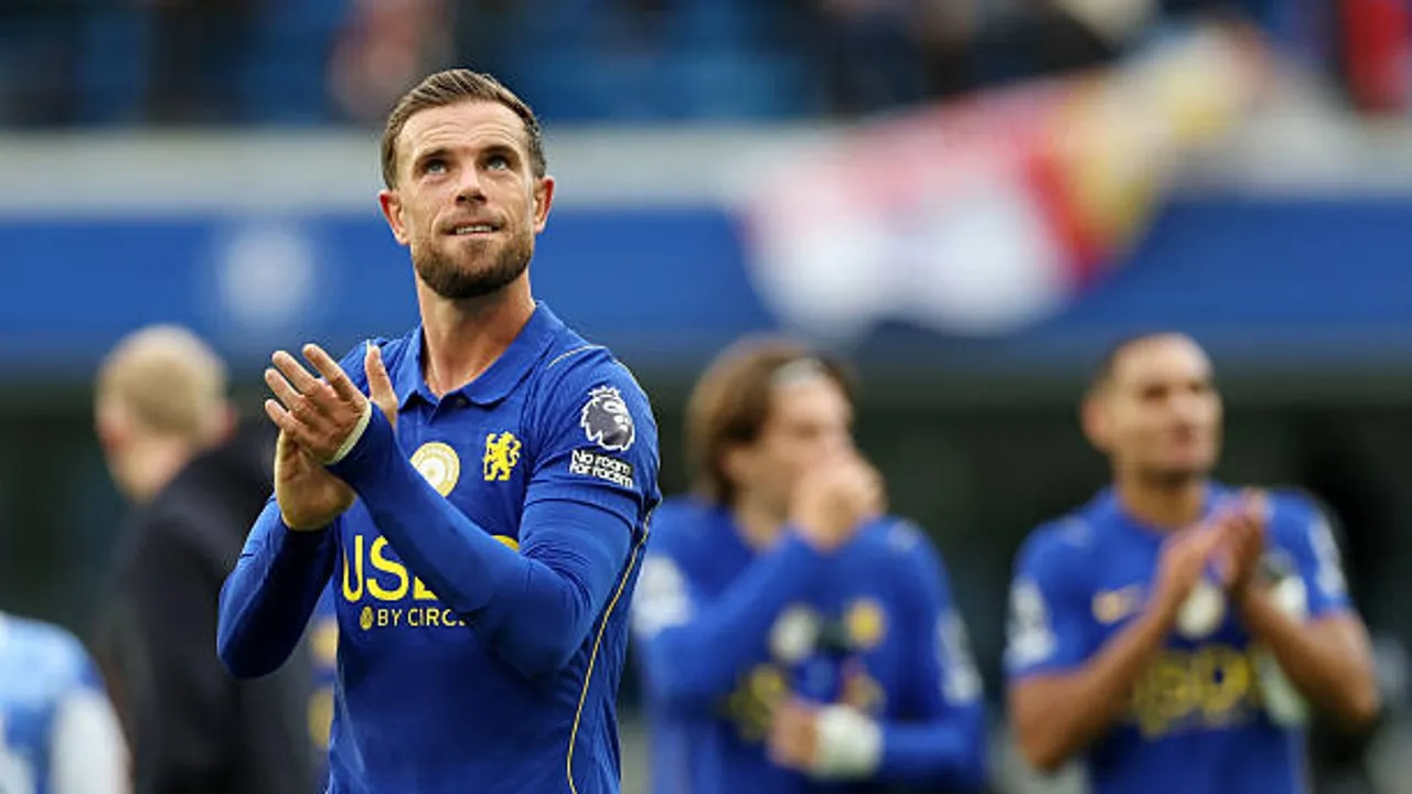 Jordan Henderson mencatatkan nama dalam sejarah Premier League lewat torehan gol dan assist kilat bagi Chelsea