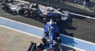 Kekacauan di Pit Lane Sebabkan Tabrakan Beruntun Memalukan
