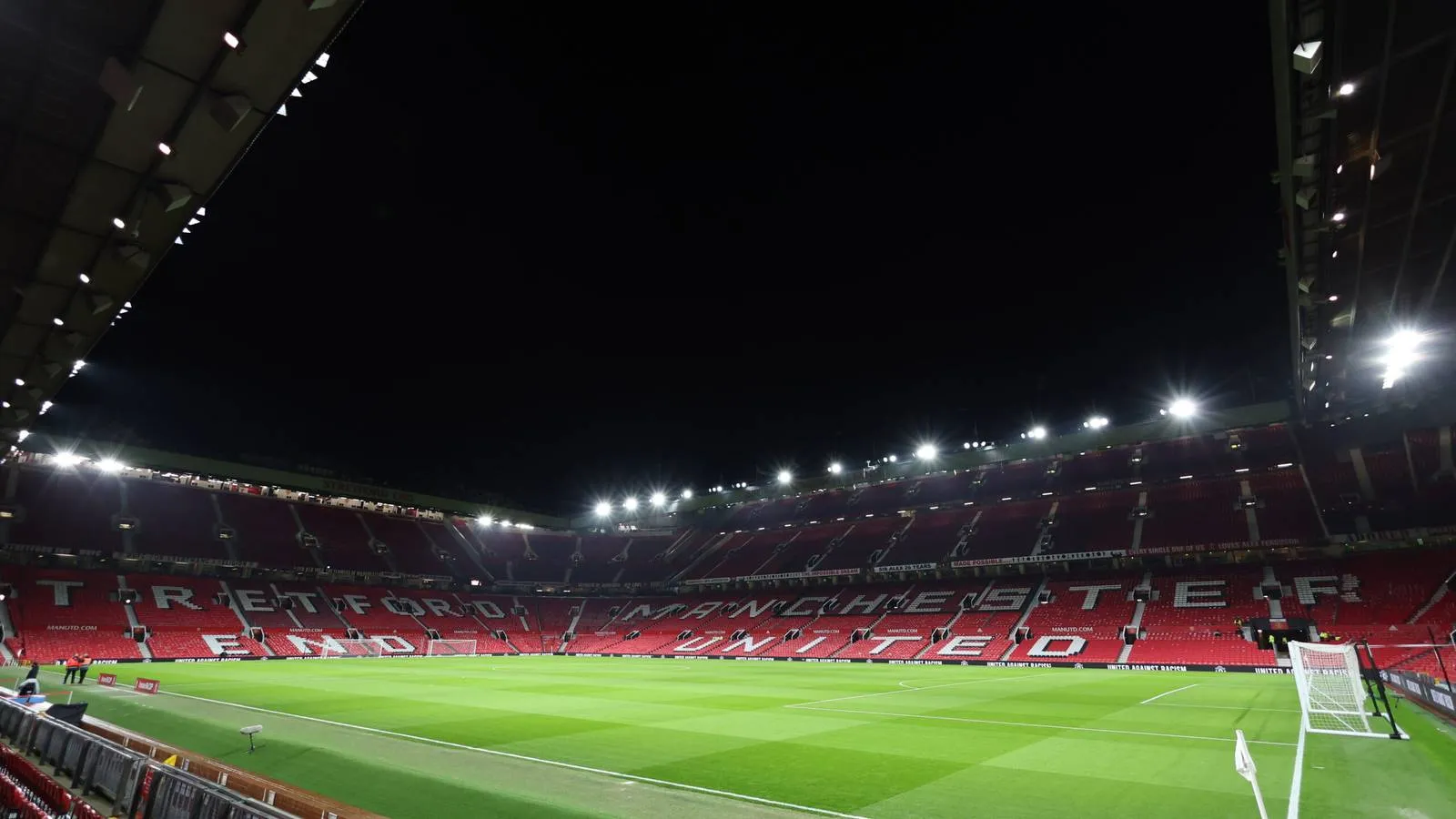Ketakutan Cedera, Bintang Man Utd Terlihat Pincang Tinggalkan Old Trafford