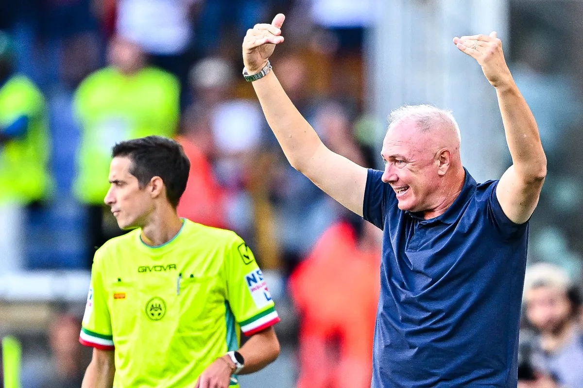Napoli Bersiap Hadapi Serangan Balik Frosinone dengan Formasi 3-4-3 - sumber: (footballitalia)