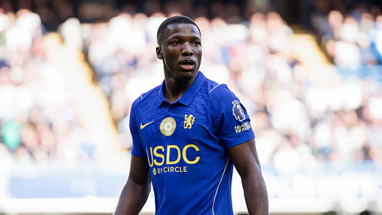 Paul Merson memuji penampilan impresif Moises Caicedo dan Jordan Henderson yang memberikan keseimbangan di lini tengah Chelsea