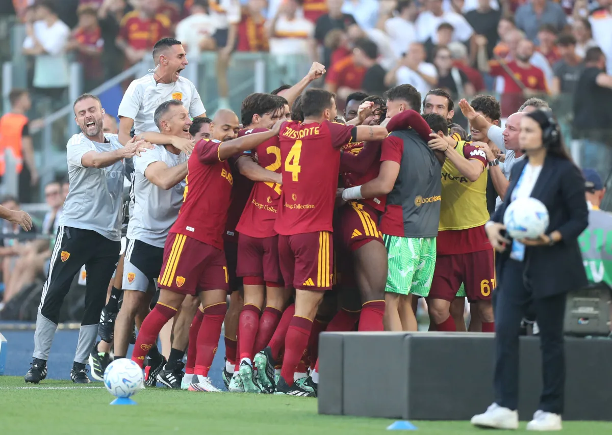 Roma Tahan Imbang Como: Bukti Kualitas Sepak Bola Italia - sumber: (footballitalia)