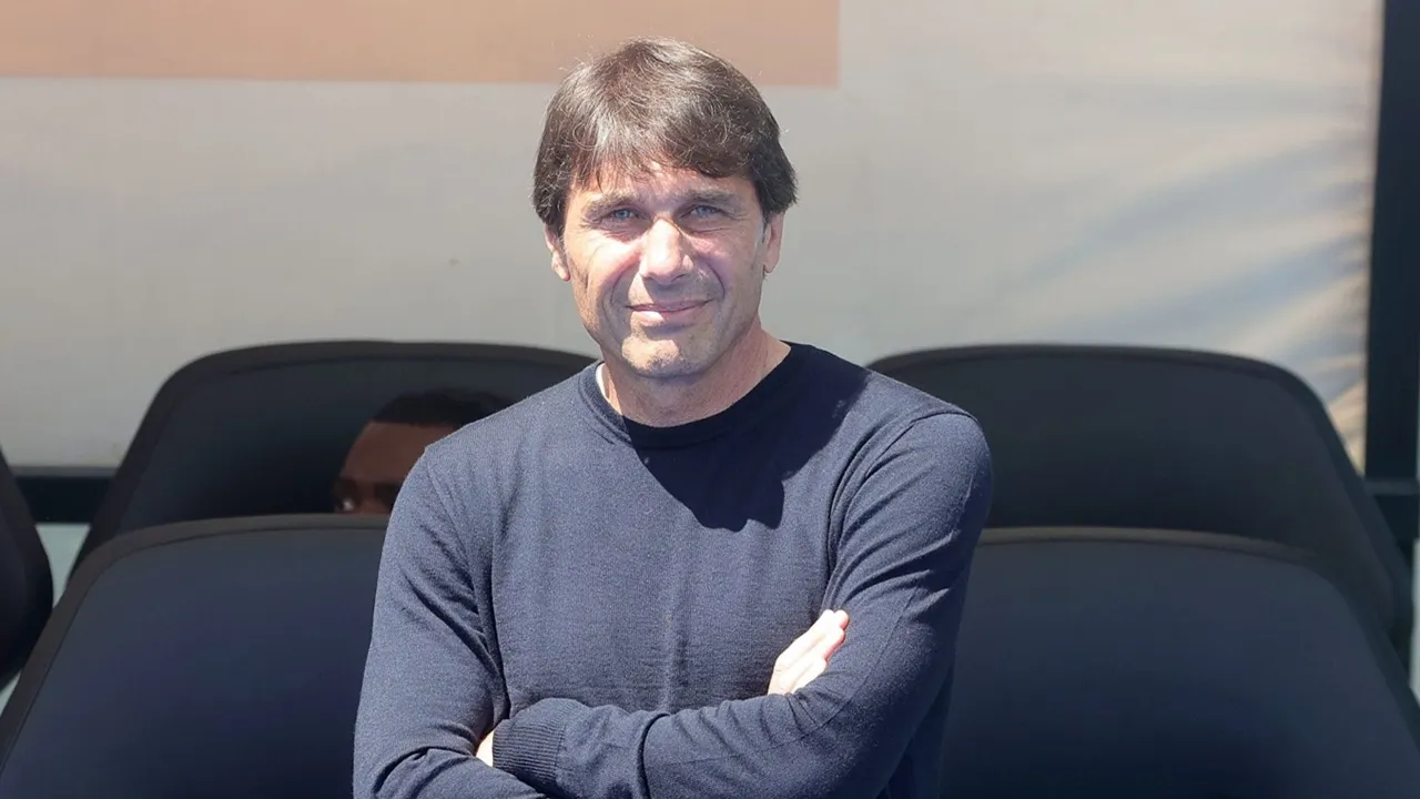 Antonio Conte Tercengang dengan Kehebatan Barcelona dan La Masia