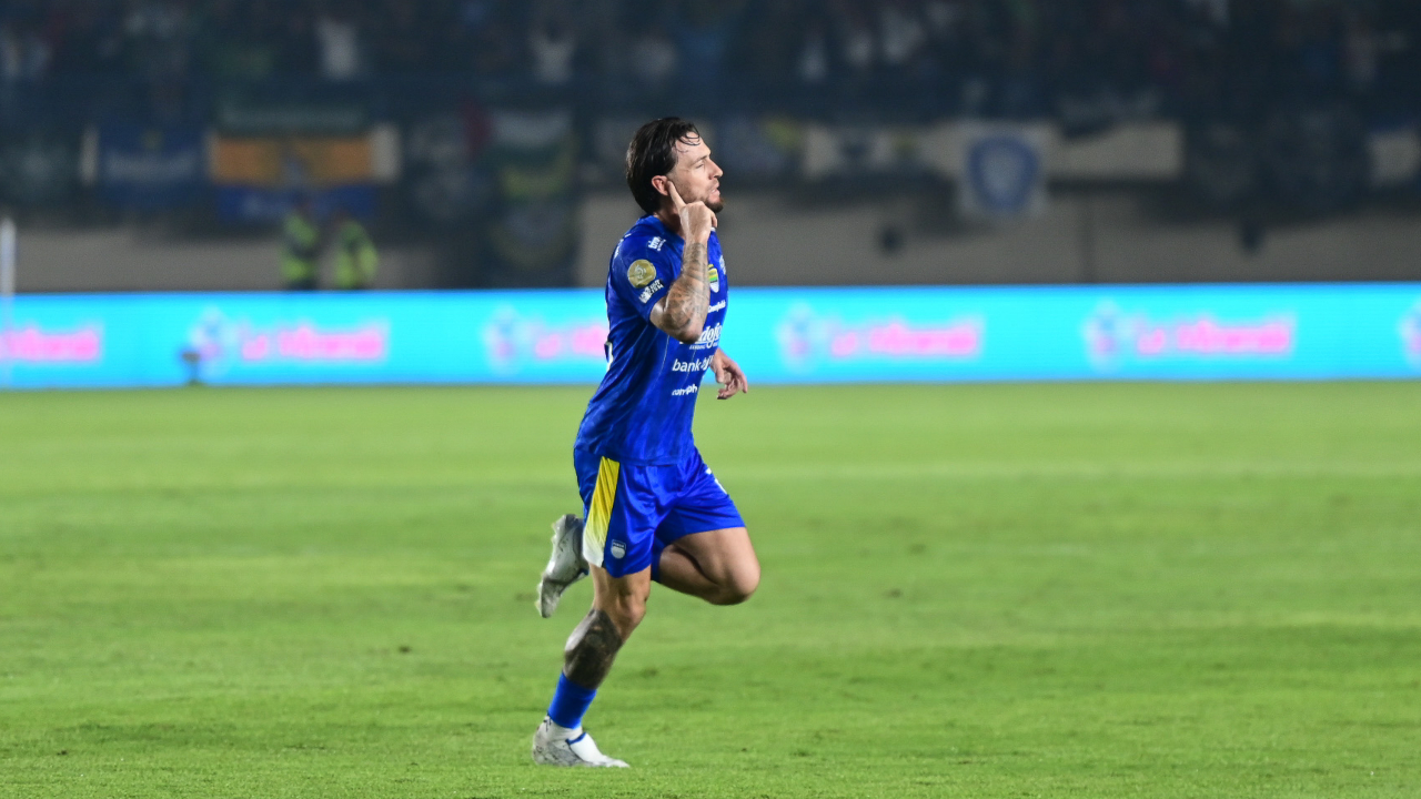 Bikin Gol Penyeimbang, Marc Klok Apresiasi Mentalitas Persib