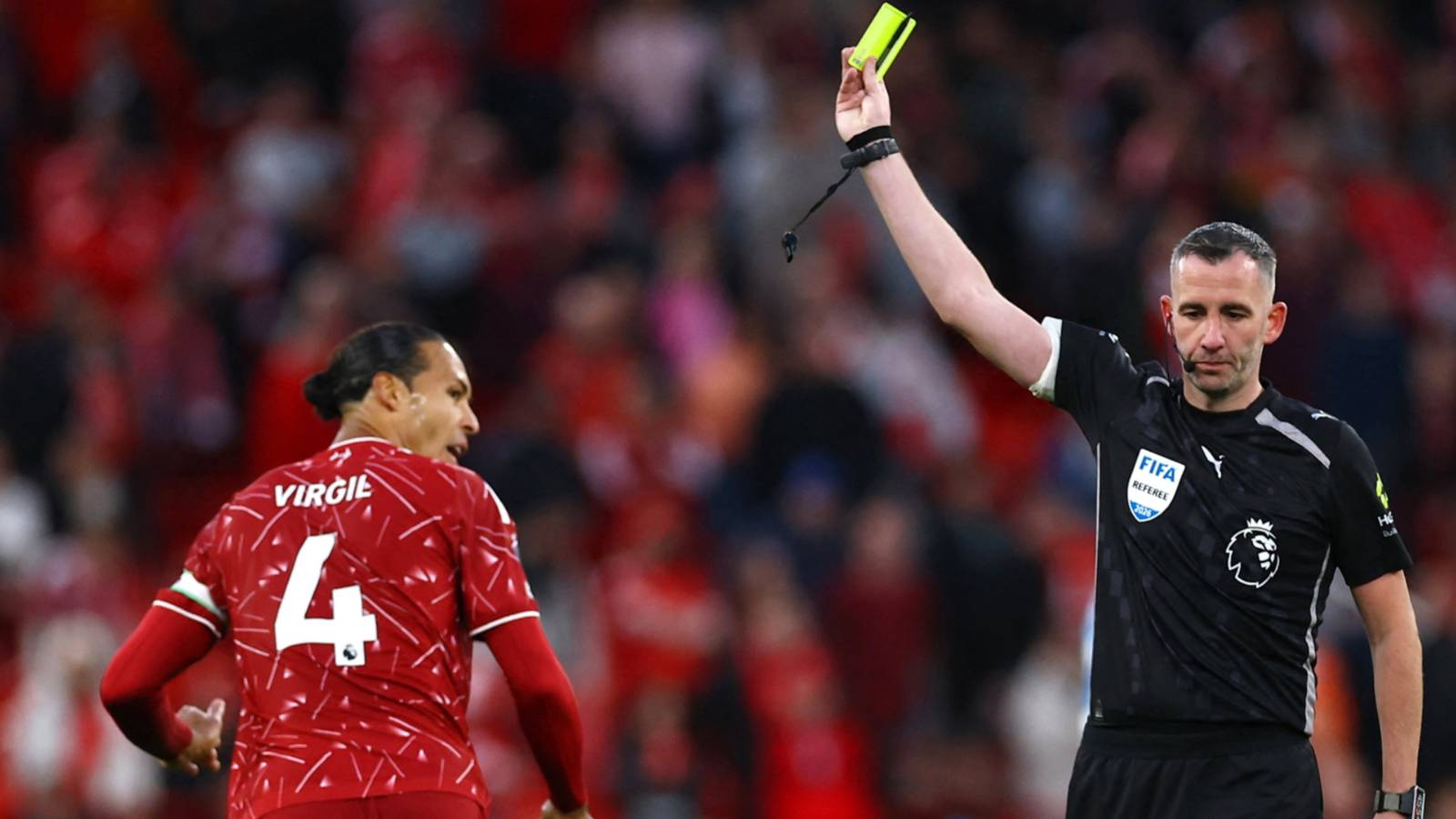 Chris Kavanagh Diizinkan Pimpin Pertandingan Man City meski Berasal dari Manchester