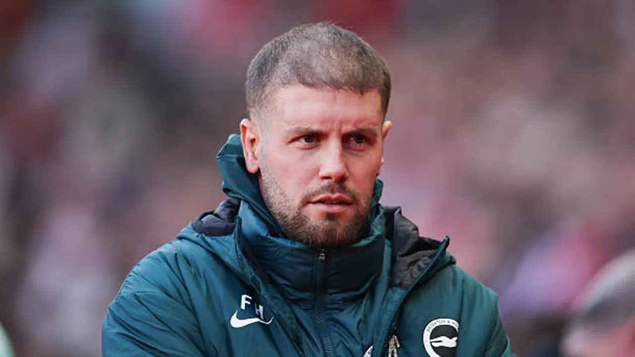 Fabian Hurzeler menyampaikan apresiasi setinggi-tingginya atas pengorbanan suporter Brighton yang hadir langsung di Stadium of Light
