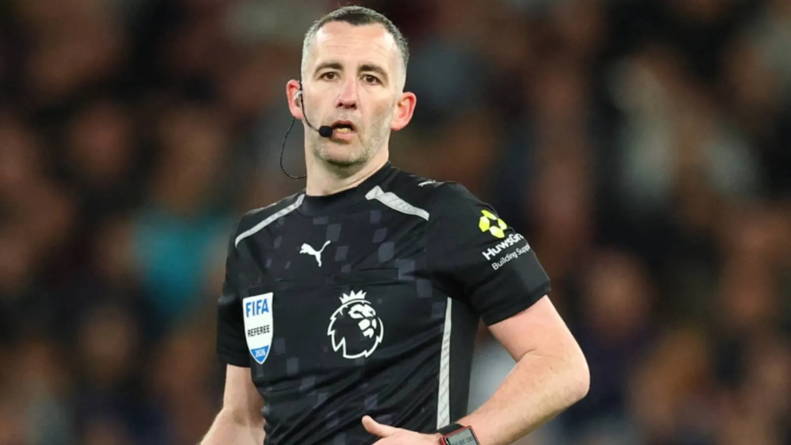 Fans Liverpool Desak Chris Kavanagh Usai Kekalahan 0-3 dari Man City - sumber: (givemesport)