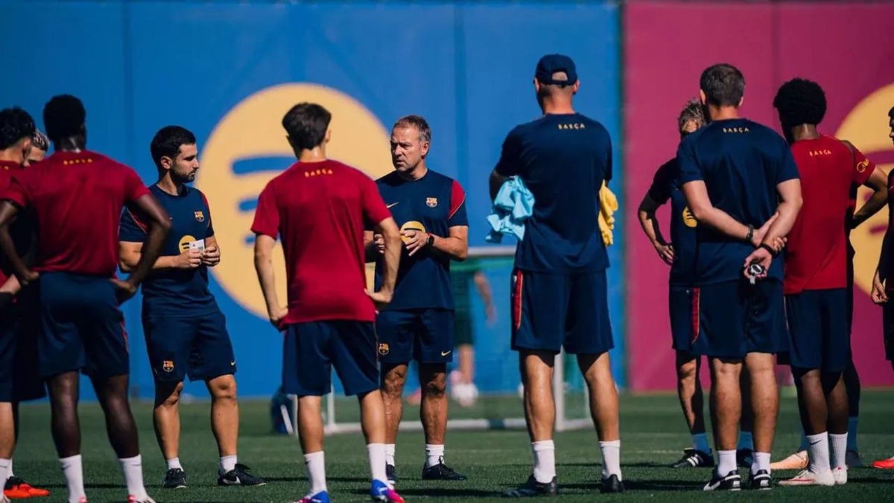 Hansi Flick Peringatkan Pemain Barcelona Jelang Lawan Galatasaray