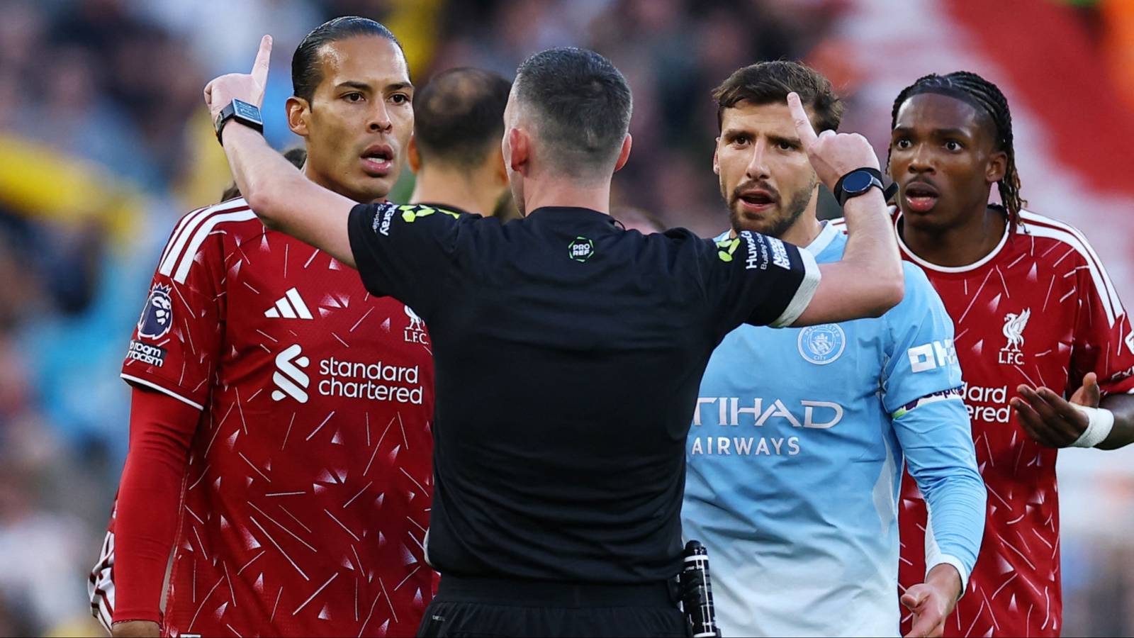 Liverpool Protes Keputusan Kontroversial Wasit Kavanagh saat Laga Kontra Man City