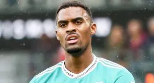 Micah Richards Terkejut Menyaksikan Duel Sengit Liverpool vs Man City