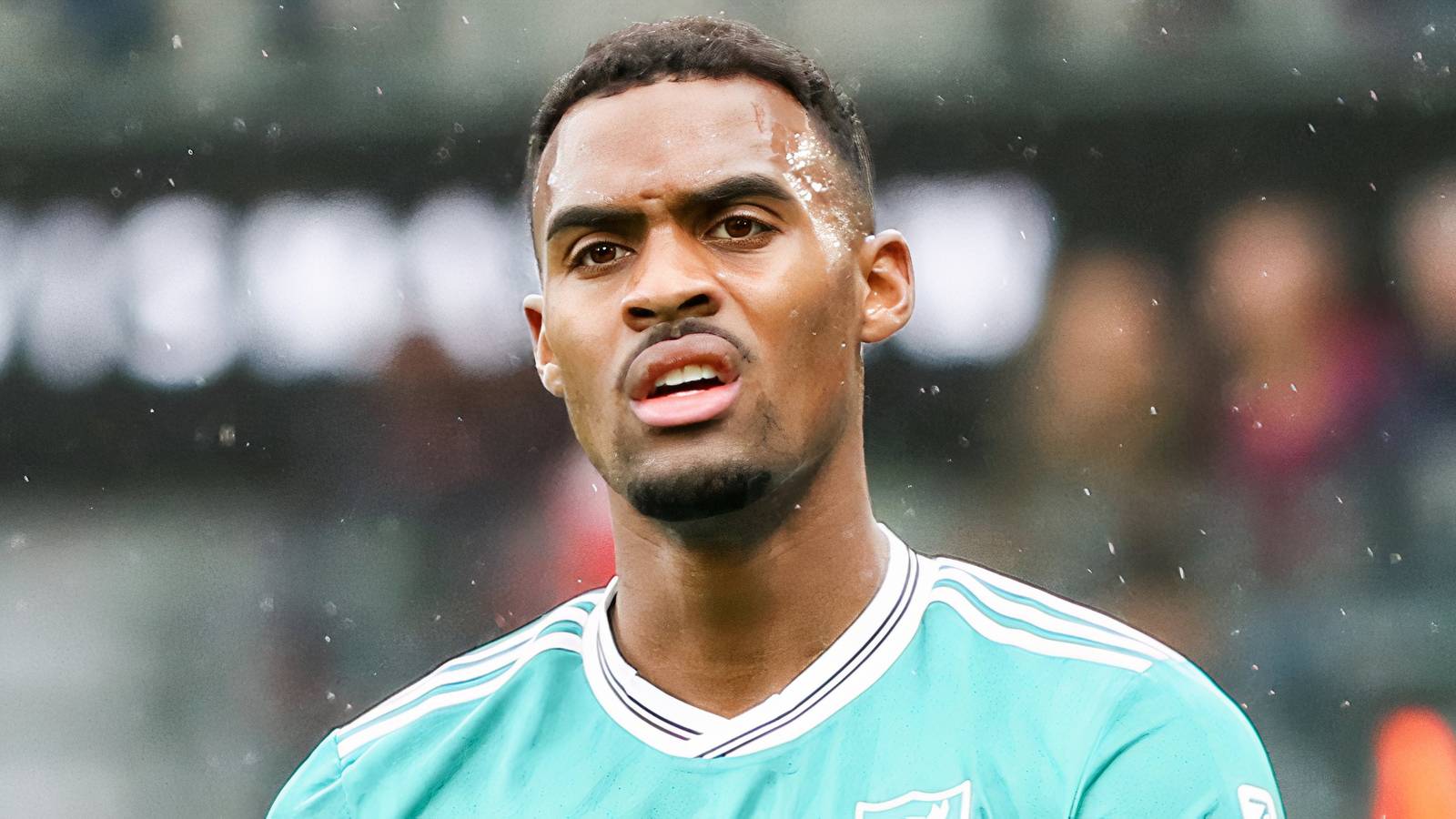 Micah Richards Terkejut Menyaksikan Duel Sengit Liverpool vs Man City