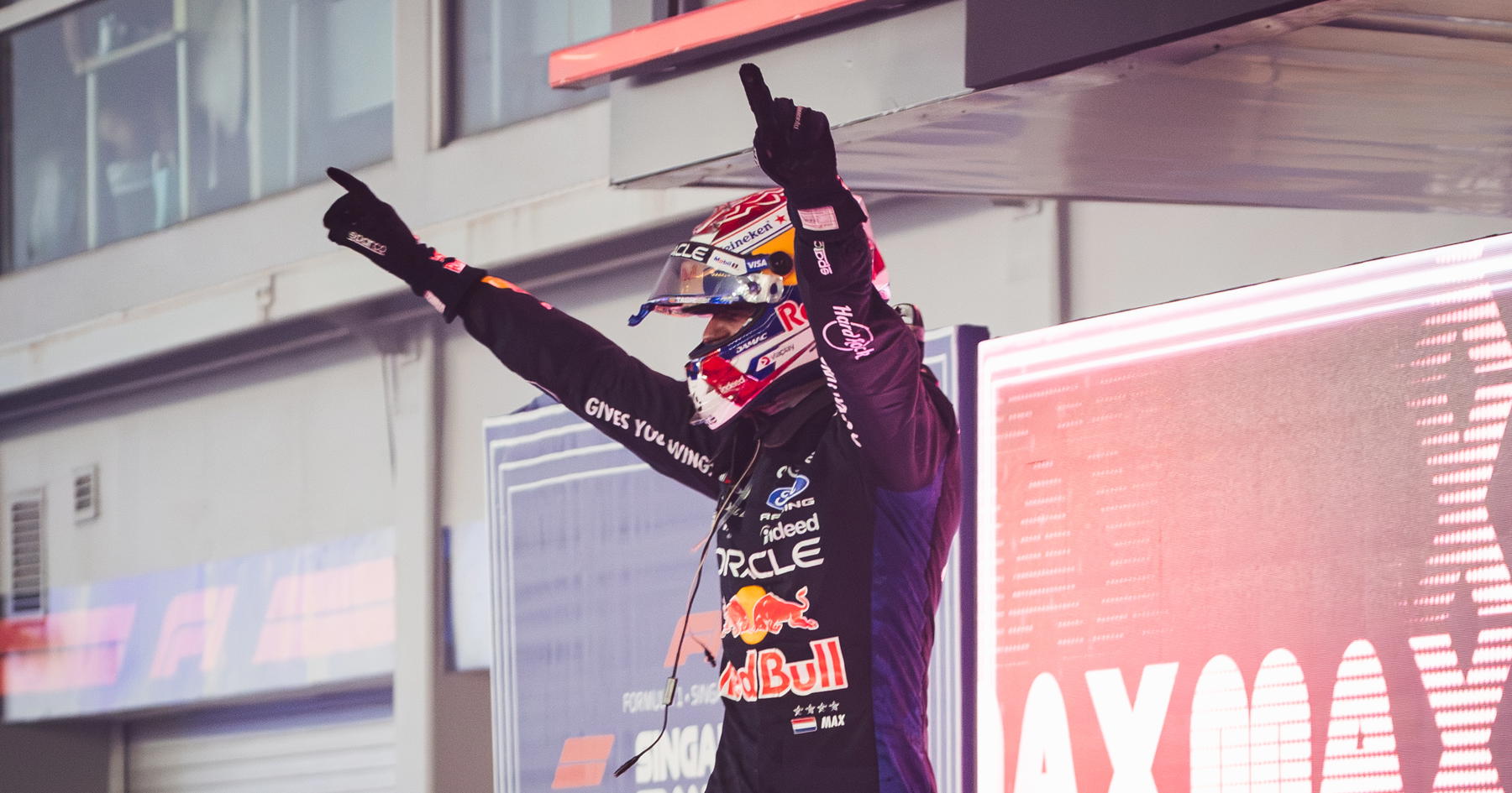 Red Bull Sukses, Verstappen Taklukkan Sirkuit Angker