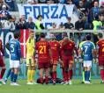 Roma Gagal Tembus Pertahanan Como, Kartu Merah Malen Jadi Sorotan