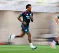 Eder Militao Perlihatkan Perkembangan Pesat dalam Latihan