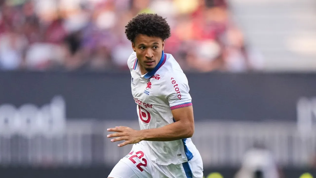 Lille mempertimbangkan tindakan hukum usai Tiago Santos mengalami cedera lutut parah akibat tekel keras pemain Le Havre, Amir Richardson