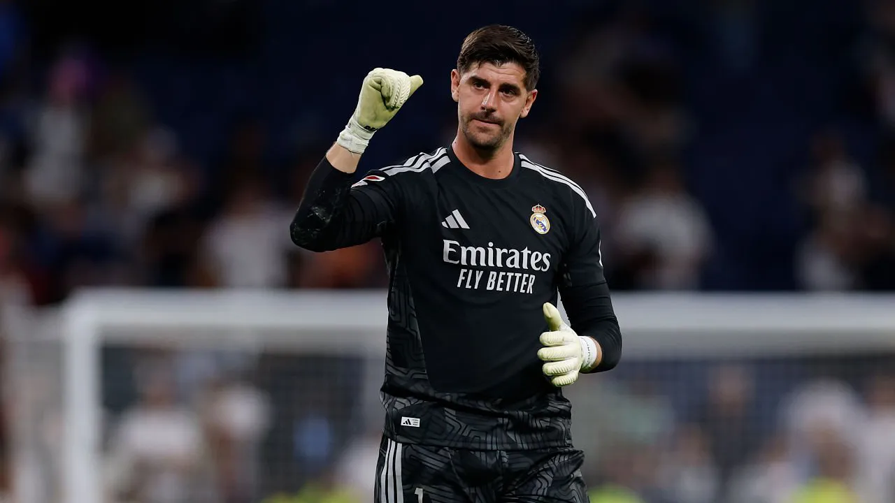 Masih Punya Thibaut Courtois, Real Madrid Tolak Tawaran Dua Kiper